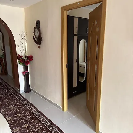 Vila Mesalina Homestay *